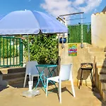 Stunning In Σπίτι διακοπών Beaucaire (Gard)