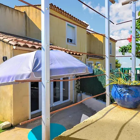 Gorgeous In With Kitchen Hébergement de vacances Beaucaire (Gard)