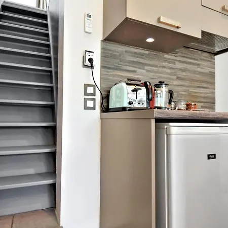 Gorgeous In With Kitchen * Beaucaire (Gard)